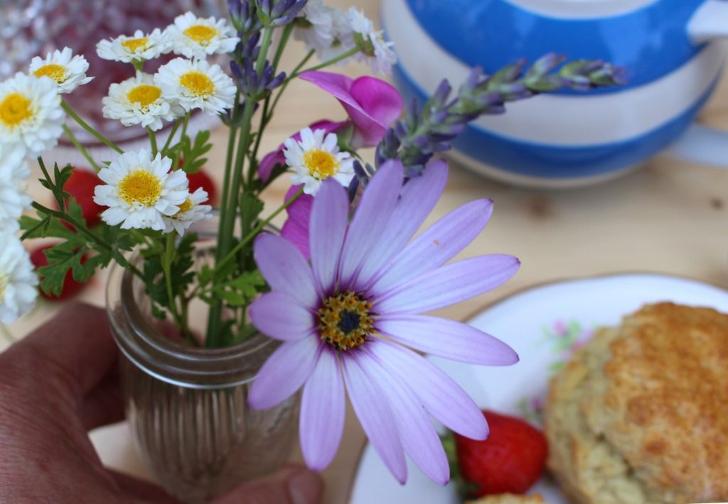 Miss Windsor: Mrs Simkins recipe for Heat Wave Scones! 