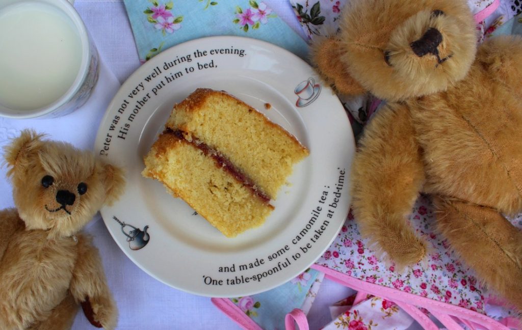 Miss Windsor presents: Mrs Simkins recipe for Victoria Sponge Cake! 